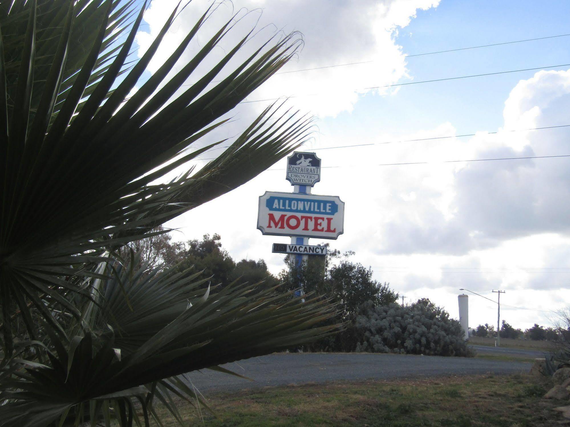 واجا واجا Allonville Gardens Motel المظهر الخارجي الصورة